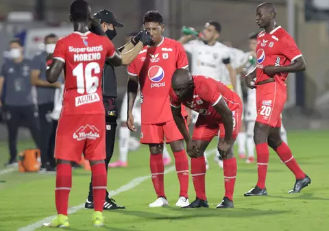 Meci din Copa Libertadores disputat în Columbia, întrerupt de cinci ori din cauza gazelor lacrimogene