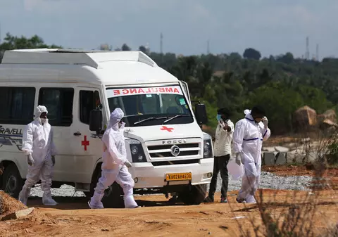 Număr fără precedent de decese cauzate de COVID-19 în India în ultimele 24 de ore