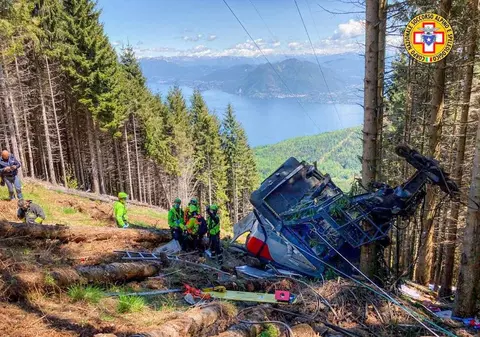 Ce a dus la prăbuşirea telecabinei într-o staţiune turistică din Italia. Primele indicii ale anchetatorilor