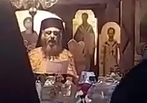 Un stareț din Neamț le-a spus enoriașilor că le vor crește solzi și vor deveni zombi, dacă se vaccinează. Reacția BOR