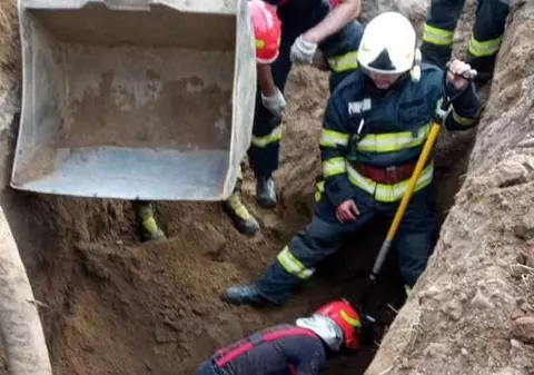 Două persoane din Timiș, surprinse de un mal de pământ. Una a fost resuscitată