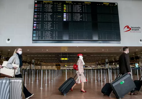 Un an de închisoare pentru un bărbat care a folosit un test PCR falsificat pe aeroportul din Bruxelles