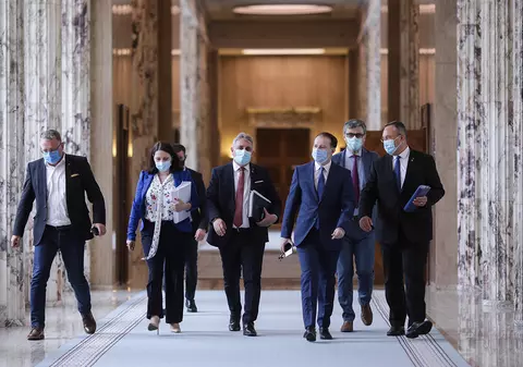 Noul standard al integrității propus de guvernanți: pot primi donații de la infractori sau fugari, dacă ele sunt trecute în declarația de avere