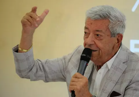 Imagini de la parastasul de 40 de zile al lui Ion Dichiseanu. Ce a apărut la mormântul actorului