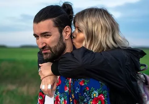 Gina Pistol și Smiley pregătesc botezul fetiței. Cine o va creștina pe Josephine.  „Nu o să aibă două perechi de nași”