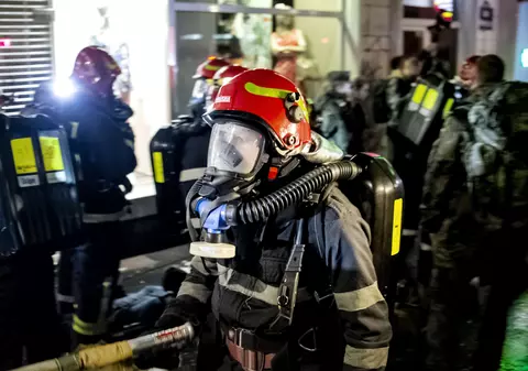 Stația de metrou Piața Victoriei, evacuată în urma unei degajări de fum. Metrorex: „O defecțiune minoră”