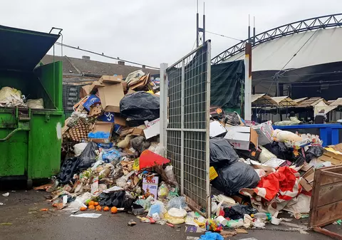 Prefect București: Romprest nu poate sista colectarea deșeurilor, iar Primăria Sectorului 1 trebuie să achite datoriile