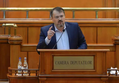 Ghinea l-a criticat pe Ciolacu pe tema pensiilor contributive: Specialii au pensii de 10 ori mai mari, Ciucă al tău are 18.000 de lei pensia specială