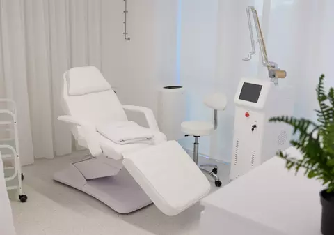 (Pubicitate) Vedetele s-au reunit la deschiderea celei mai noi clinici de infrumusetare din Bucuresti: M Skin