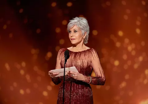 Jane Fonda, preocupată de silueta ei, la 83 de ani. S-a pozat făcând fitness într-un echipament mulat