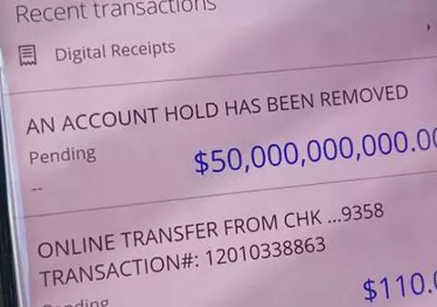 O familie din SUA s-a trezit cu 50 de miliarde de dolari în cont. „Nu am văzut niciodată atât de multe zerouri”