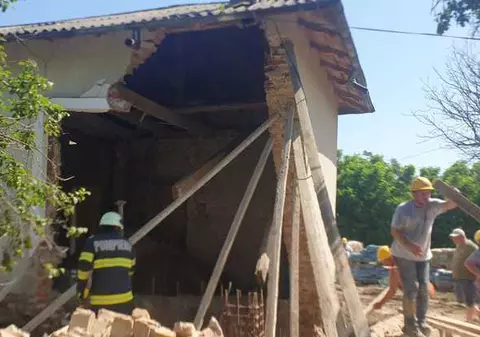 Un muncitor din Iași a murit, după ce un zid dintr-o școală s-a prăbușit peste el și l-a îngropat într-un șanț