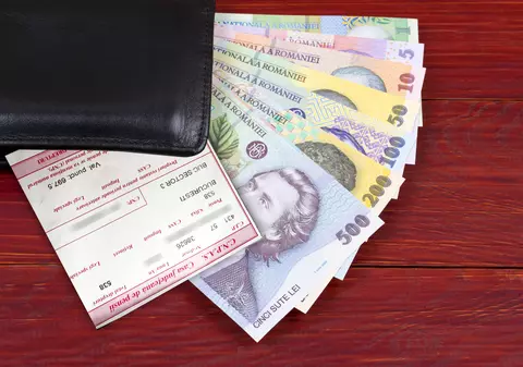 Legea privind pensiile speciale, făcută „special pentru a fi declarată neconstituțională de CCR”, acuză USR