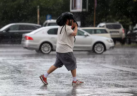 Cod galben de vreme rea pentru jumătate de țară. În București, avertizare RO-ALERT de cod portocaliu