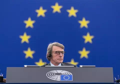 Parlamentul UE presează Comisia să nu dea bani statelor în care oficialii atacă și intimidează jurnaliștii: „Peisaje media absorbite de Putere”