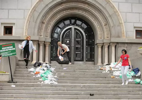 Clotilde Armand anunță că a început ridicarea gunoiului: „Romprest a depozitat peste 260 de tone”