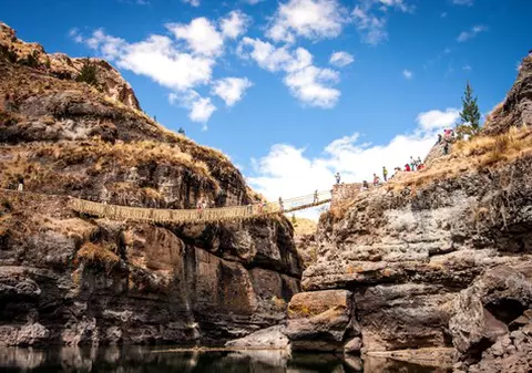 Podul făcut din sfoară: în Peru se reconstruiește o trecătoare în baza unei tradiții incașe