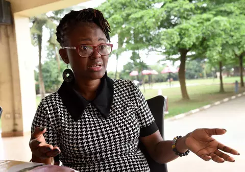 „Încă fac terapie”. Dezvăluirile unei jurnaliste din Nigeria, premiată după ce a documentat traficul de persoane