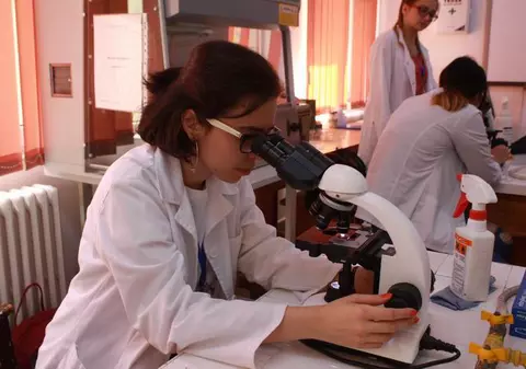 Apelul unei eleve din Constanța care a fost acceptată la Oxford, dar nu are bani pentru taxele școlare