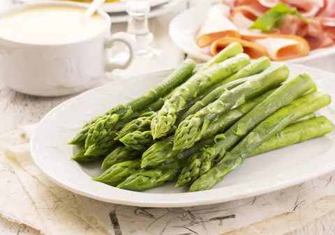 O rețetă pentru sparanghel, publicată accidental în Monitorul Oficial din Belgia, printre legi și decrete