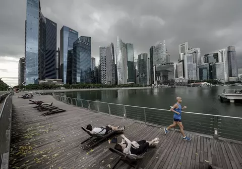 Singapore vrea să renunțe la restricții și să nu mai numere cazurile COVID. Noua strategie ar putea fi un model pentru alte țări