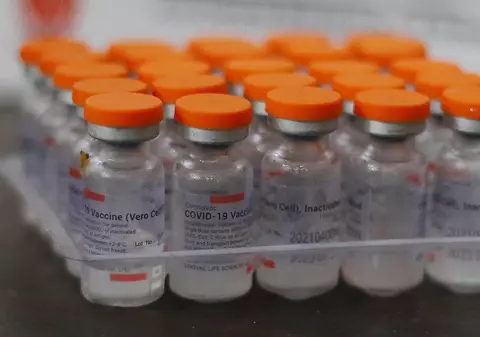 România poate să vândă doze de vaccin anti-COVID. Guvernul a adoptat o Ordonanță de Urgență