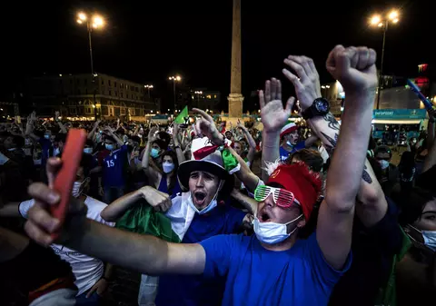 Fiesta la Roma după ce Italia s-a impus cu 3-0 în fața Turciei, în primul meci de la Euro 2020