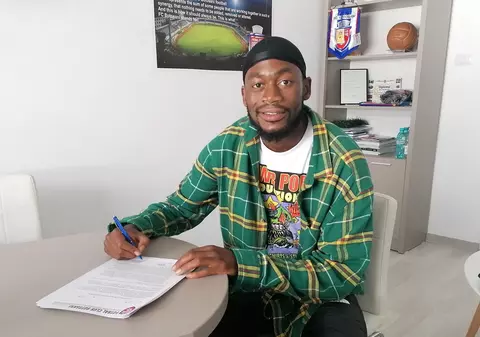 Urme de „substanță vegetală verde” în bagajele unui fotbalist de la FC Botoșani. Reacția clubului: „Ne-a spus că erau plante naturale”