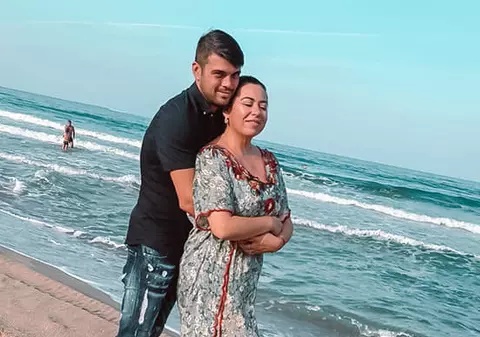 Marius Elisei, dezbrăcat lângă Oana Roman în dormitor. „Du-te în dressing!”. Imaginile au stârnit numeroase reacții