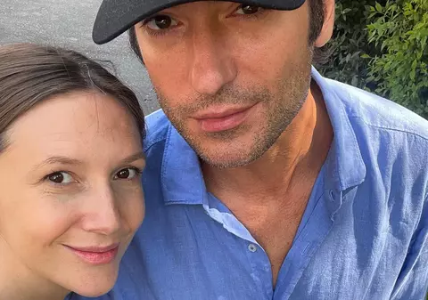 Prima poză cu cei trei băieți ai Adelei Popescu. A povestit cu lux de amănunte despre nașterea mezinului: „Eu eram în agonie”