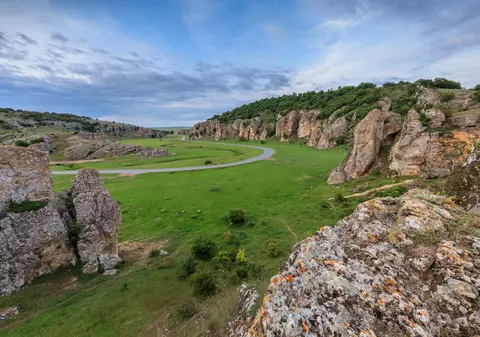 Cheile Dobrogei - activități și trasee. Ce obiective turistice să vizitezi și cum ajungi aici