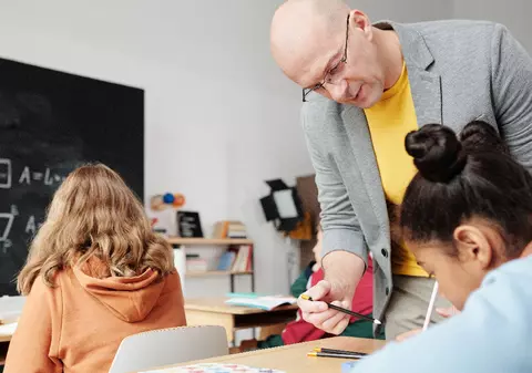 Educația în lume. În Germania se discută despre vaccinarea obligatorie a profesorilor. Cine se opune