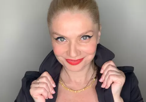 Cristina Cioran și-a văzut fetița la incubator. Care e starea bebelușului: „Respiră singură”