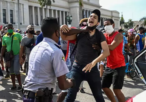 De ce se strigă „Libertate!” și „Jos dictatura!” în Cuba, unde au loc cele mai ample proteste din ultimele decenii