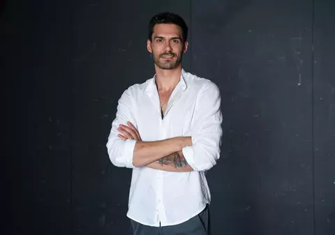 George Burcea, surprins în centrul Bucureștiului alături de fiicele lui și iubita Viviana