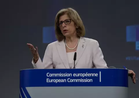 Comisarul european al Sănătăţii: Statele UE ar trebui să acţioneze acum pentru valurile de COVID din sezonul rece