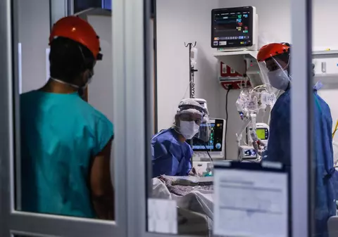 Al patrulea deces provocat de tulpina Delta în România. Câte cazuri de infectări au fost confirmate până acum