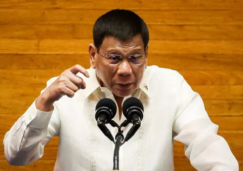 Mesajul șocant al președintelui filipinez către cei care refuză vaccinarea: „Nu-mi pasă dacă muriți”