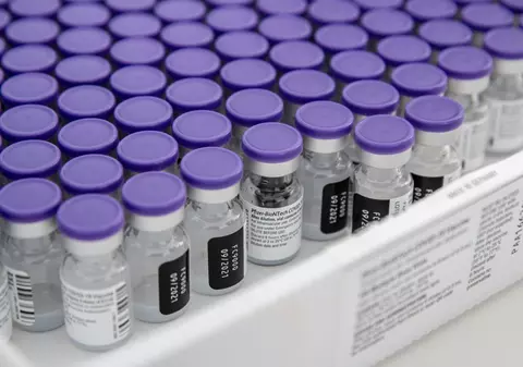 BioNTech estimează că va câștiga 17 miliarde de euro în acest an de pe urma vaccinului anti-COVID Pfizer