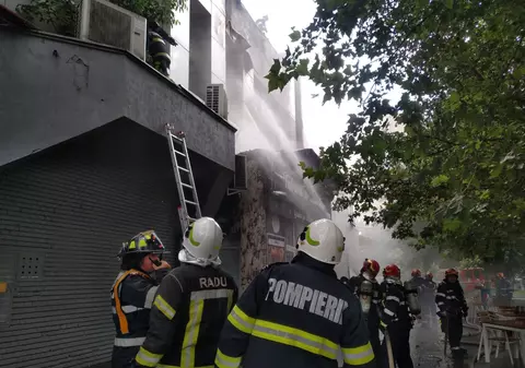 Incendiul din Piața Delfinului din București, stins după 3 ore. Un restaurant și mai multe magazine au fost afectate