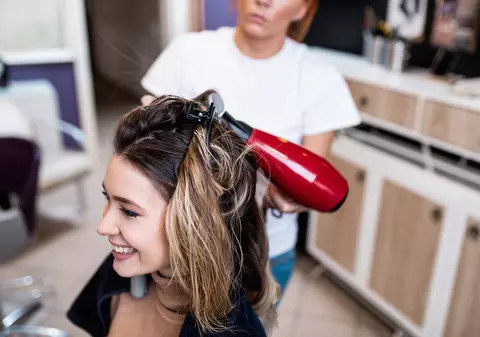 Îngrijire păr vopsit - 4 sfaturi pe care nu trebuie să le ignori