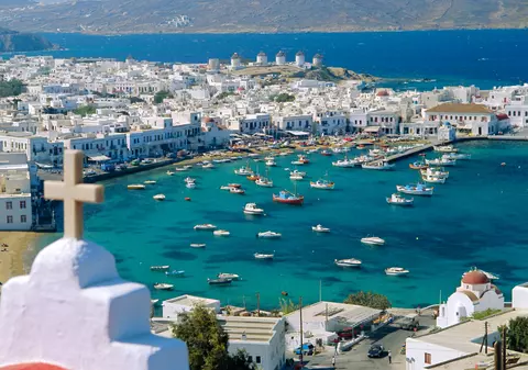 Ghid pentru românii care își petrec vacanța în Grecia. Condițiile de călătorie după intrarea țării în zona roșie