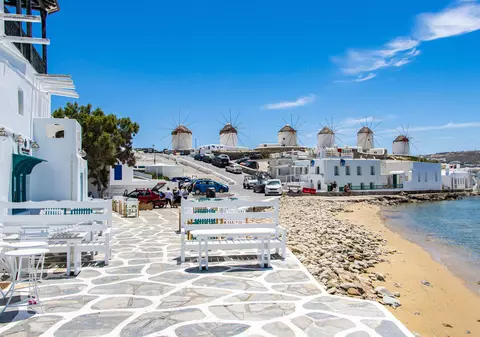 Grecia impune noi restricții pe insula Mykonos, din cauza unui focar local de COVID