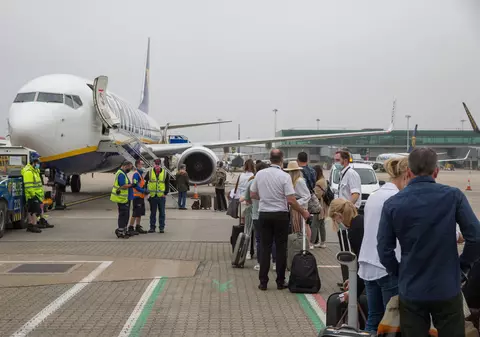 Marea Britanie vrea să renunțe la carantină pentru străinii complet vaccinați care intră în țară