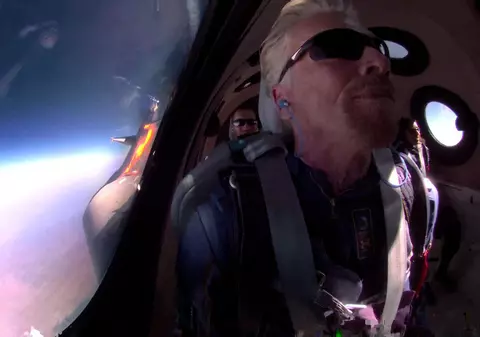 Miliardarul Richard Branson a zburat în spațiu. „Bun venit în zorii unei noi ere spațiale!”