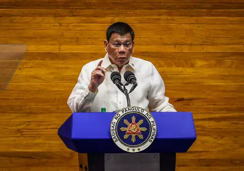 Oficialii filipinezi vor fi sancționați din cauza ritmului lent de vaccinare. Câte doze vrea președintele Duterte să fie administrate zilnic