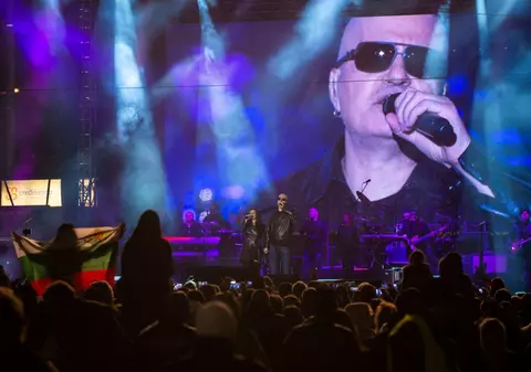 Rezultat strâns la alegerile din Bulgaria: partidul fostului premier, umăr la umăr cu gruparea antisistem condusă de un cântăreț