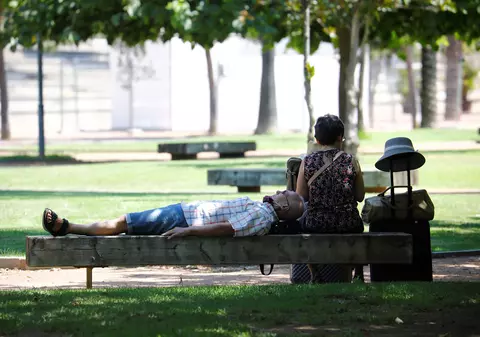 Decizie a operatorilor telecom din Spania: Nu își vor deranja clienții în timpul siestei sau în weekend