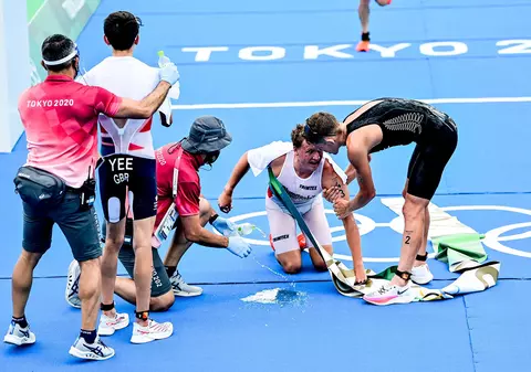 Campionul olimpic la triatlon s-a prăbușit după linia de sosire. Imagini dramatice cu norvegianul Kristian Blummenfelt