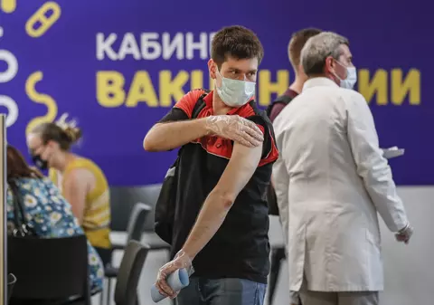 Moscova începe administrarea celei de-a treia doze de vaccin, în încercarea de a stopa valul de îmbolnăviri cu varianta Delta